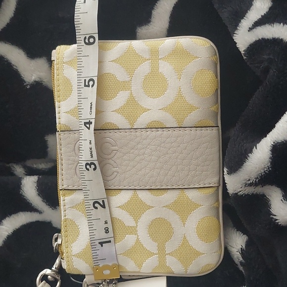 NWT Coach Wristlet - Picture 8 of 9